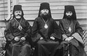 Епископ Рафаил Бруклинский, архиепископ Платон (Рождественский) и епископ Аляскинский Александр (Немоловский).