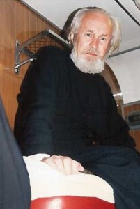 Отец Георгий в поезде во время паломничества по России