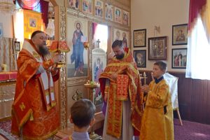 Великий Вход. Настоятель протоиерей Евгений Проценко.